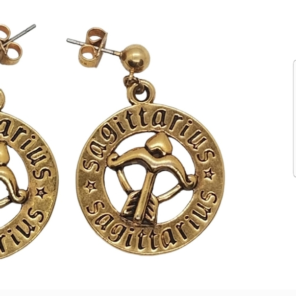VINTAGE SAGITTARIUS ZODIAC SIGN COIN DROP EARRINGS - Picture 4 of 5